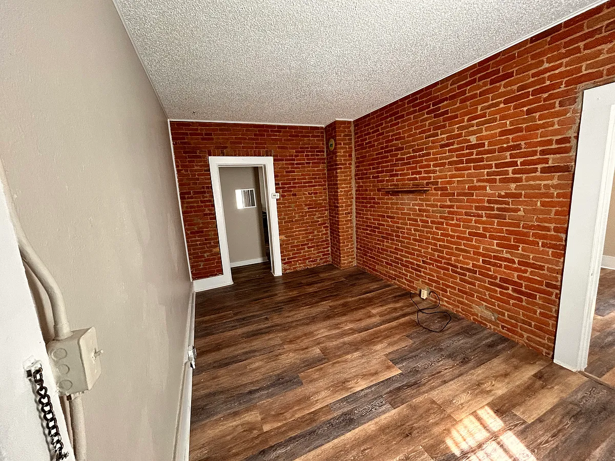 Building Photo - 401 Rose St #1