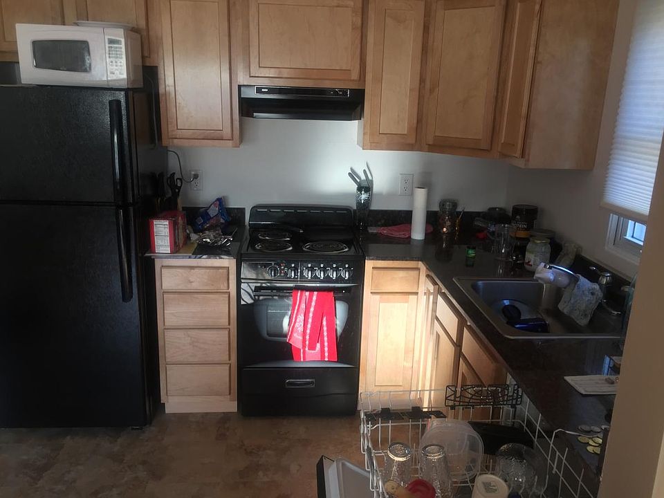 Kitchen (marble counter tops & dishwasher)