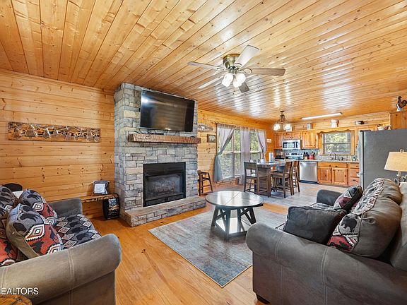 4th image of 339 Oak Lake Dr