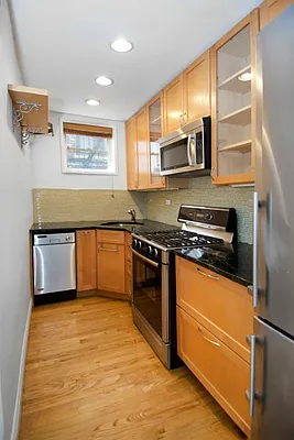 Sold by Brooklyn Bridge | media 10