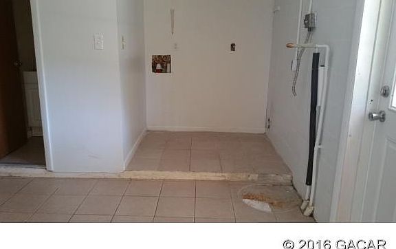 5th image of 6050 NW 82nd Ln