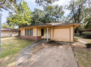 2307 McKee Dr, Orange, TX 77630