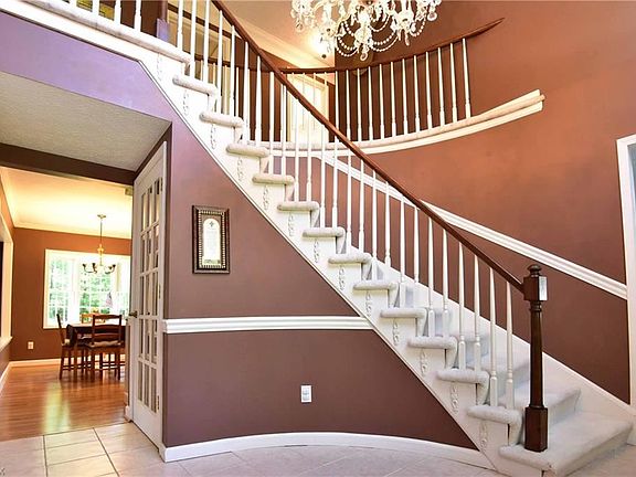 5th image of 24379 Woodside Dr