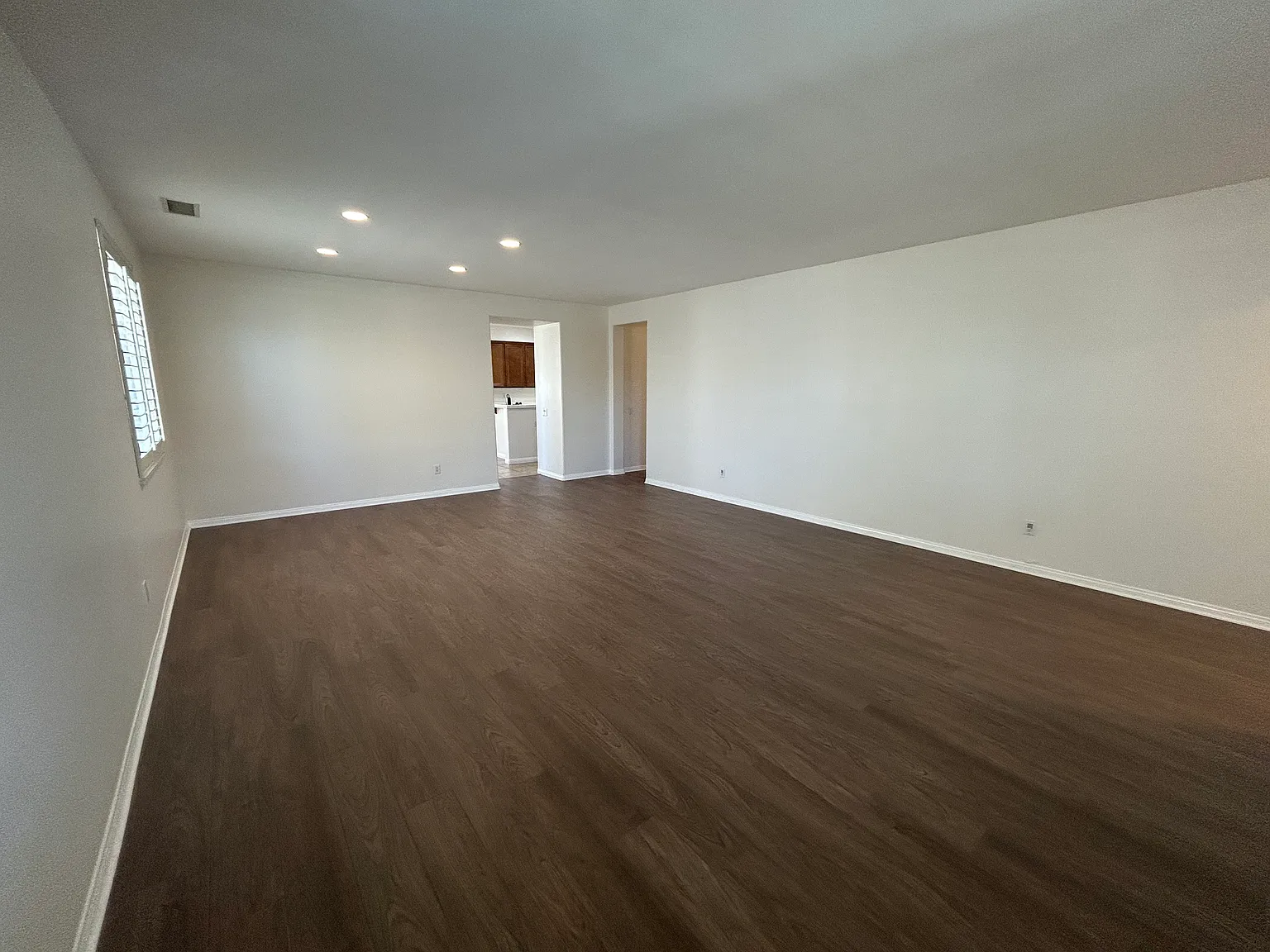 3 bed, 2.5 bath, 2442 sqft, $3,700 — Photo 3