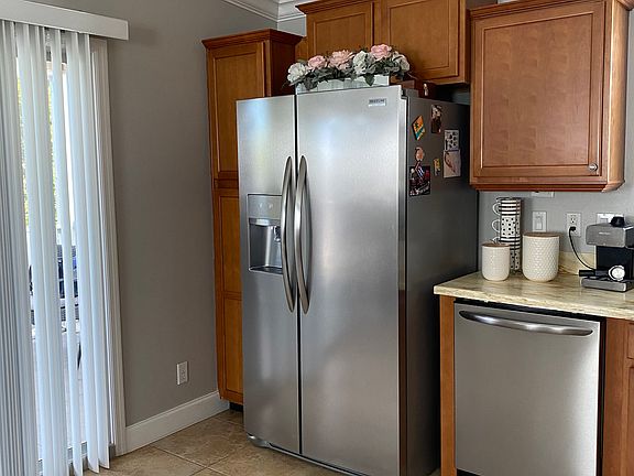 5th image of 371 Avenue C