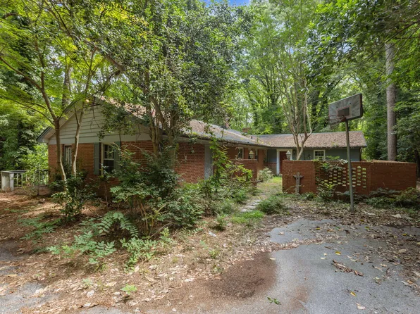 1409 Trailwood Dr, Raleigh, NC 27606