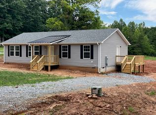 656 Nickland Dr, Evington, VA 24550