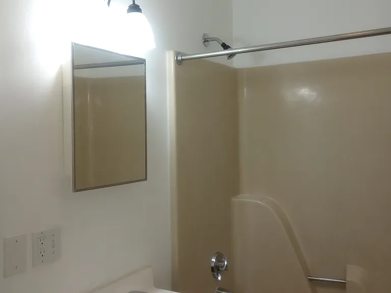 138 Laurel Hill Ave #2 — Photo 41