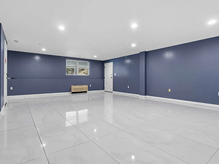 30 Franklin St #116 — Photo 3
