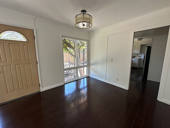 2nd image of 2601 Fleetwood Dr