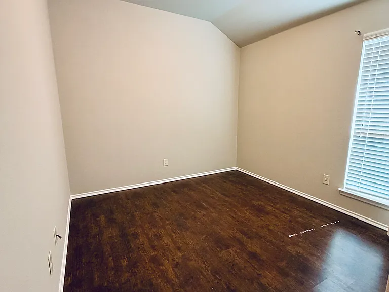 1810 Carol Ln — Photo 13