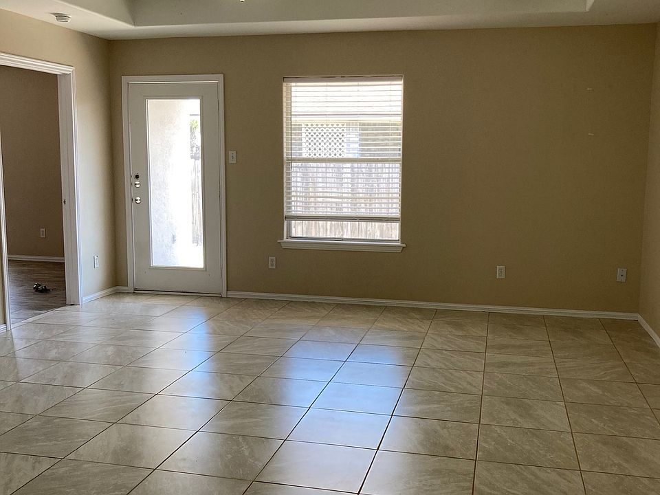 15518 A Living Room (Doors getting painted and new knobs)