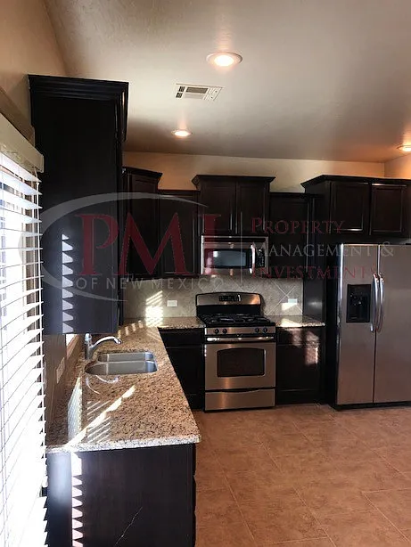 5127 Kensington Way — Photo 3