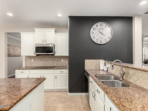 4th image of 20905 W COURT Street