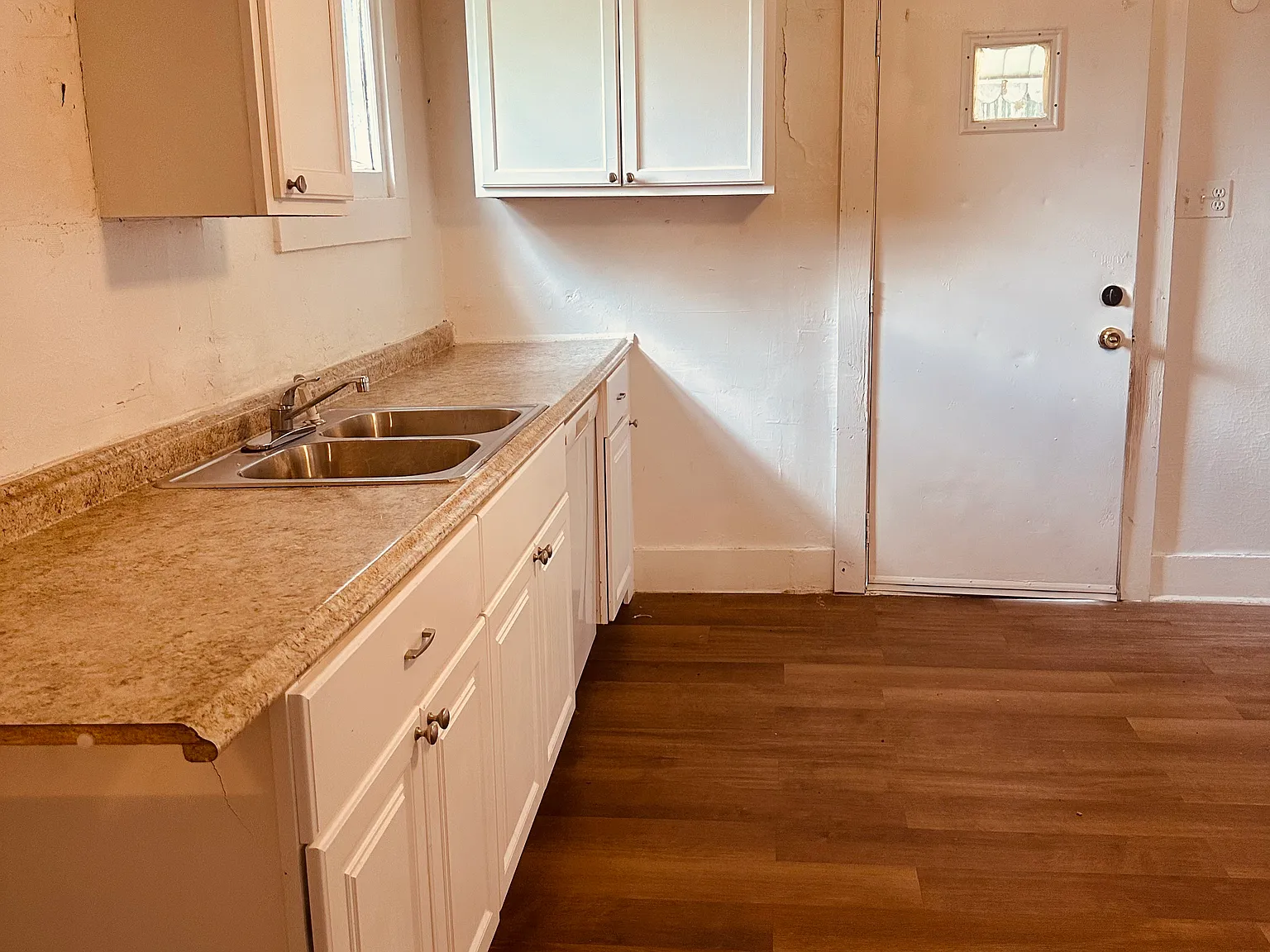 611 Rear Deacon — Photo 2