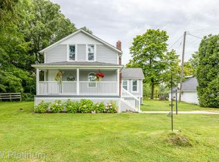 1812 River Rd, Saint Clair, MI 48079