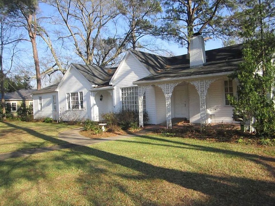 1st image of 2604 Columbia Ave