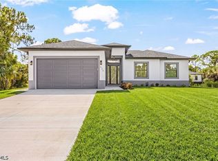 426 Mallory Ave S, Lehigh Acres, FL 33974