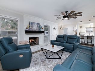 25607 Oakhurst Dr, Spring, TX 77386