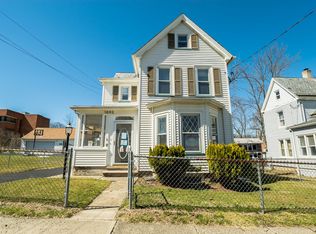 9 Townsend St, Newton, NJ 07860