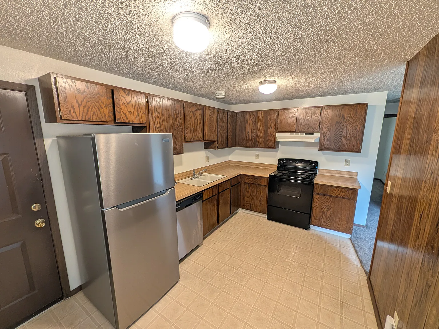 2 bed, $1,190 — Photo 2