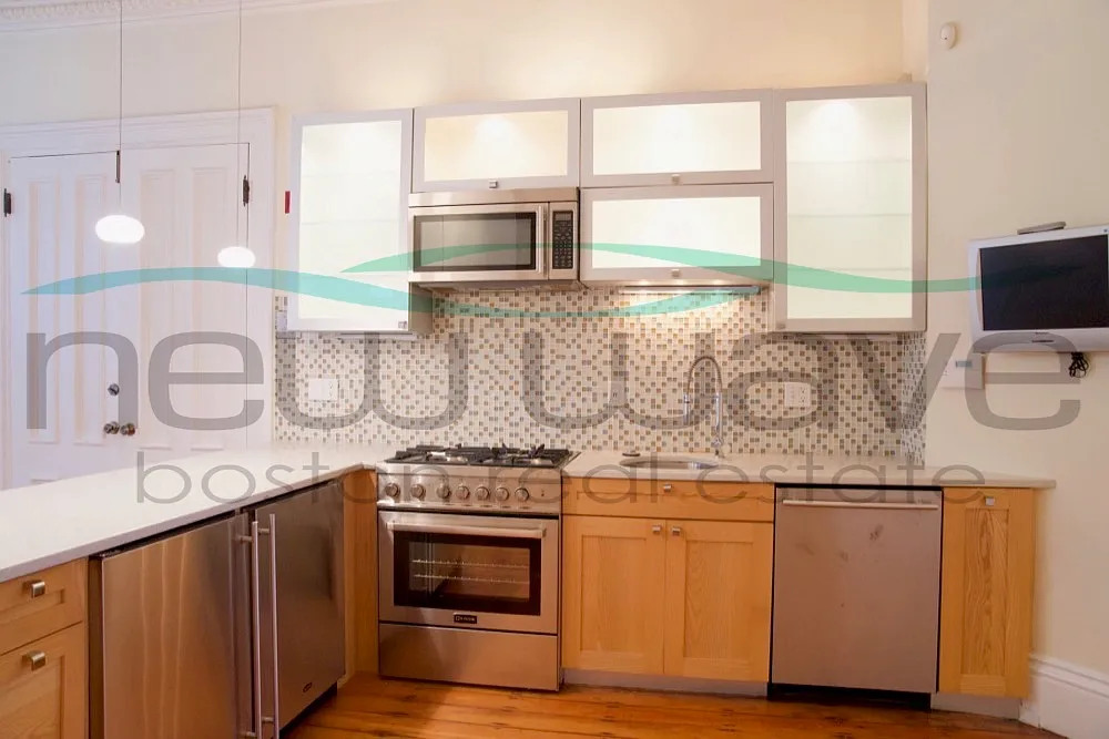 1 bed, 700 sqft, $3,000 — Photo 2