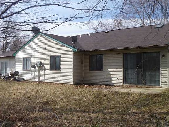 3rd image of 5221 Mason Dr