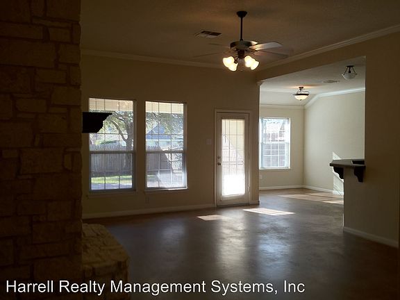 2nd image of 309B Chapel Trail Cir