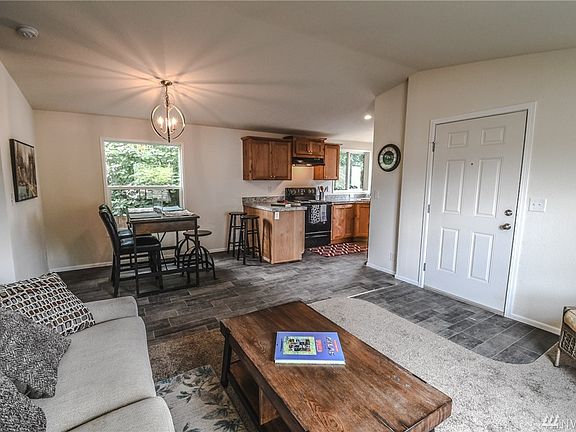 5th image of 604 Charlotte Ave W