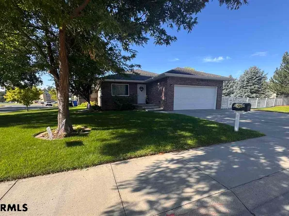 402 W 40th St, Scottsbluff, NE 69361