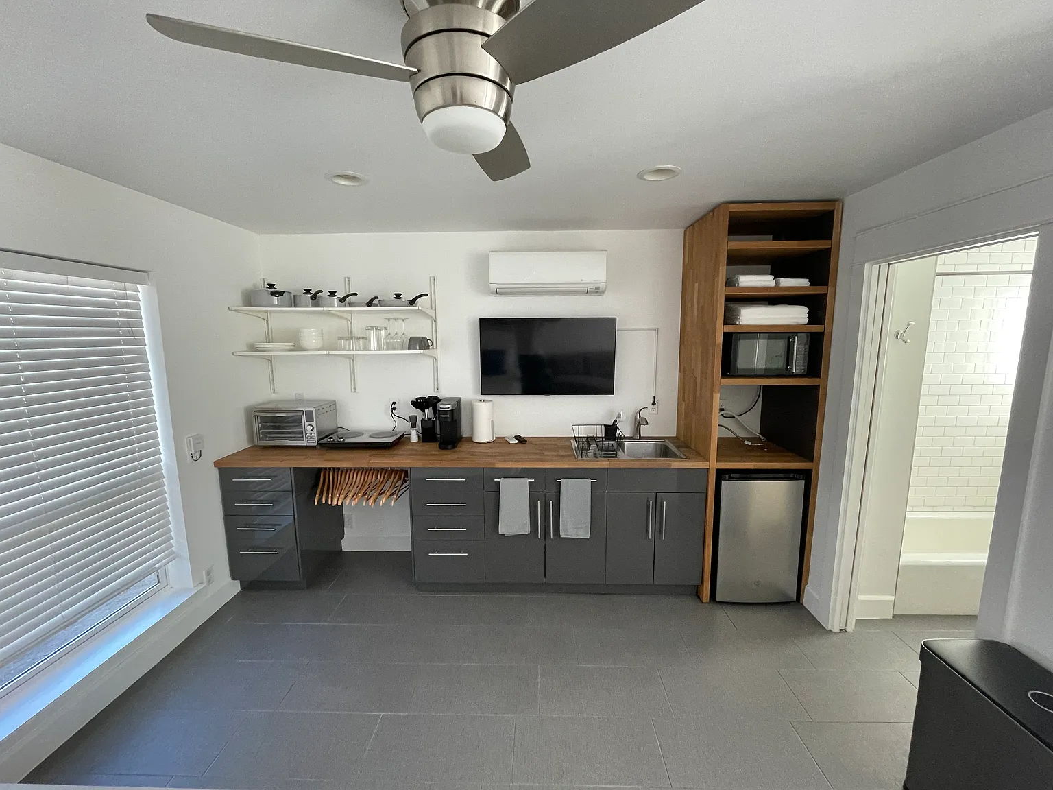 Studio, 450 sqft, $1,600 — Photo 4