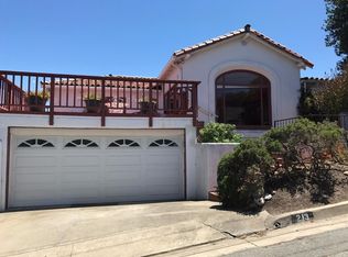 213 5th St, Pacific Grove, CA 93950