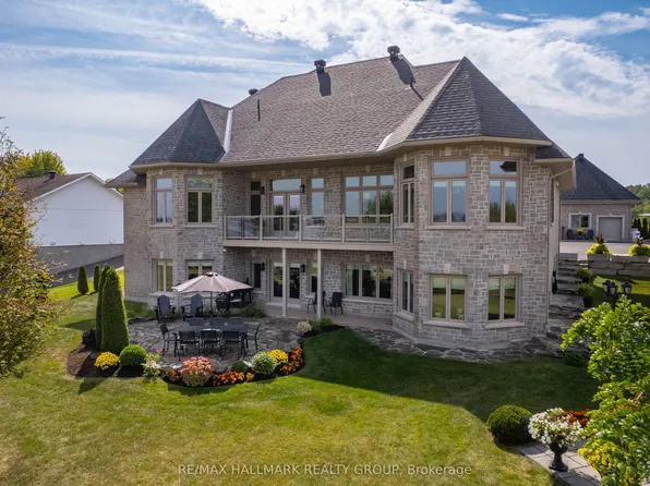 3285 Front Rd S, East Hawkesbury, ON K6A 2R2