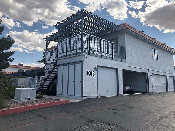 2nd image of 1013 Willow Tree Dr Unit C