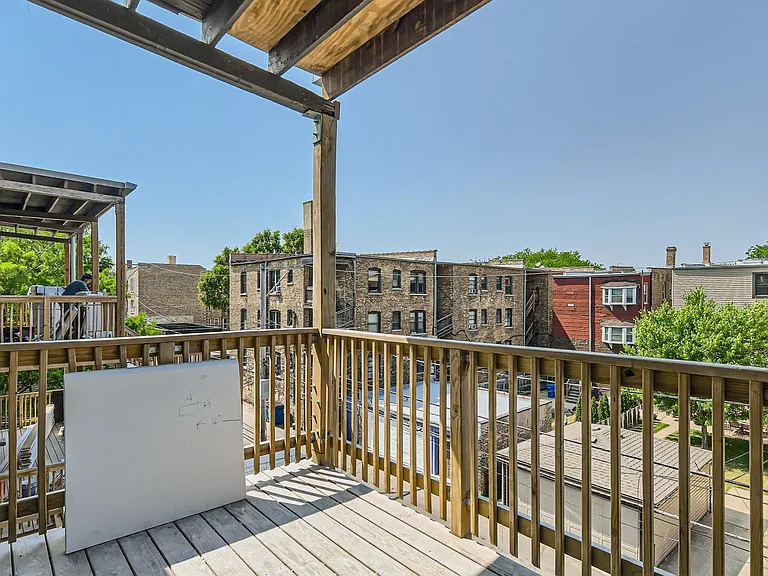 1420 W Winnemac Ave #1 — Photo 24