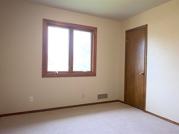 3rd image of 822 Glenwood Ave