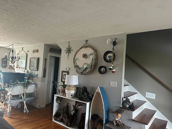 4th image of 2077 Grey Ridge Rd