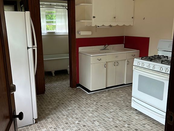4th image of 105-107 Steel St