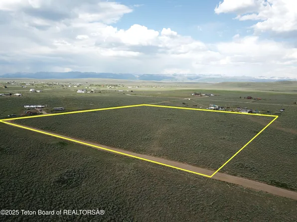 14 E Green River Rd, Daniel, WY 83115