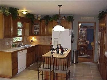 4th image of 5090 Turnbury Dr