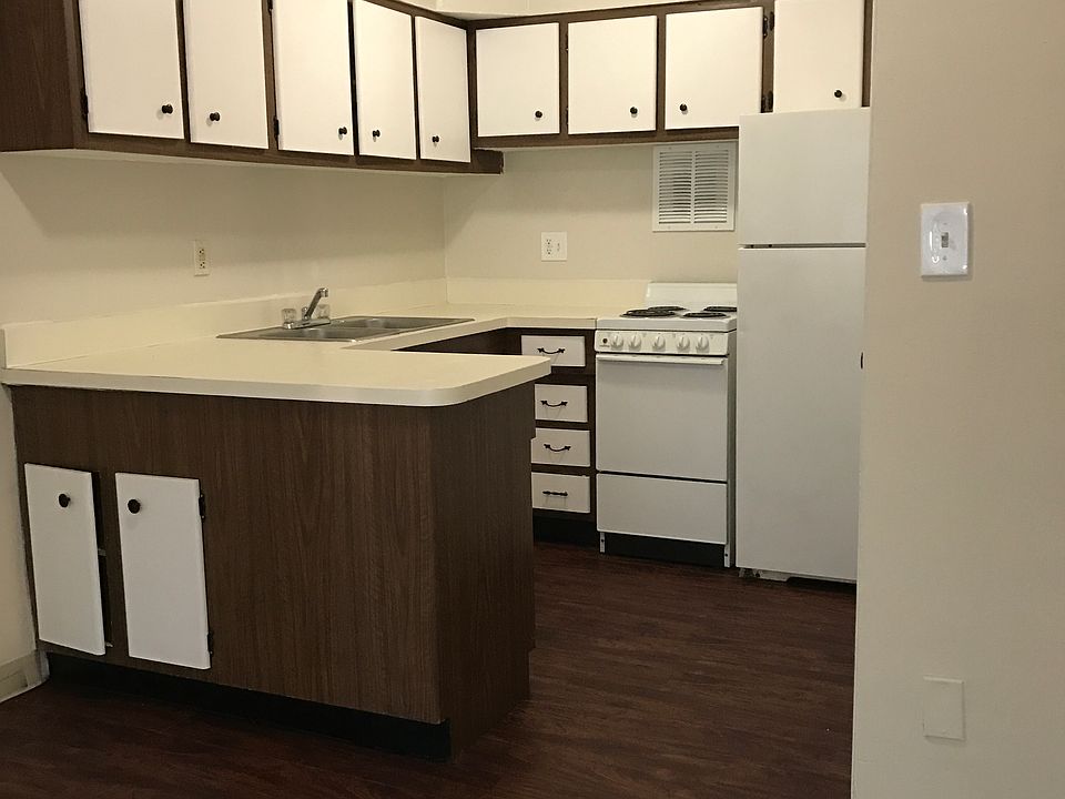 2nd image of 1556 Alexandria Dr APT 2A