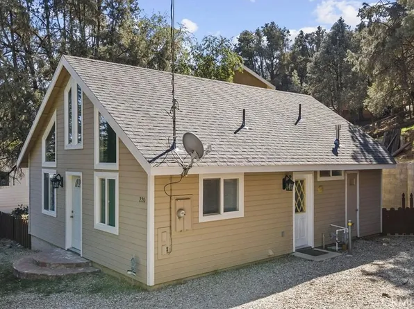 220 S End Dr, Frazier Park, CA 93225