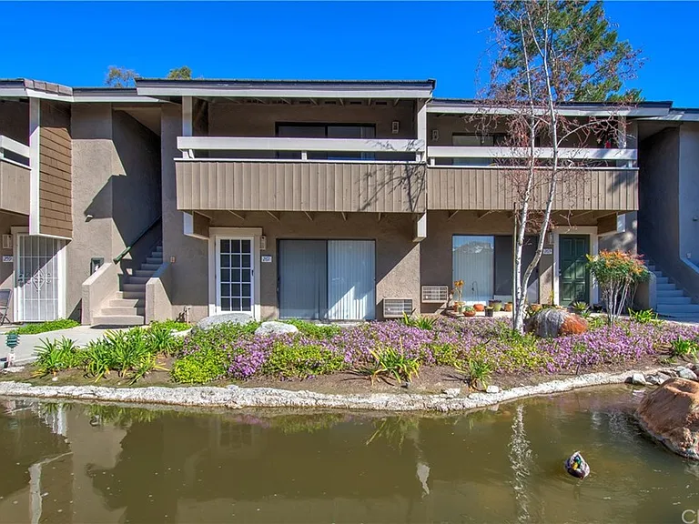 262 Streamwood — Photo 219