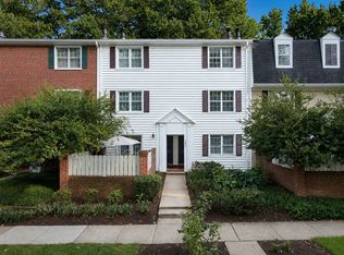 2653 S Walter Reed Dr, Arlington, VA 22206