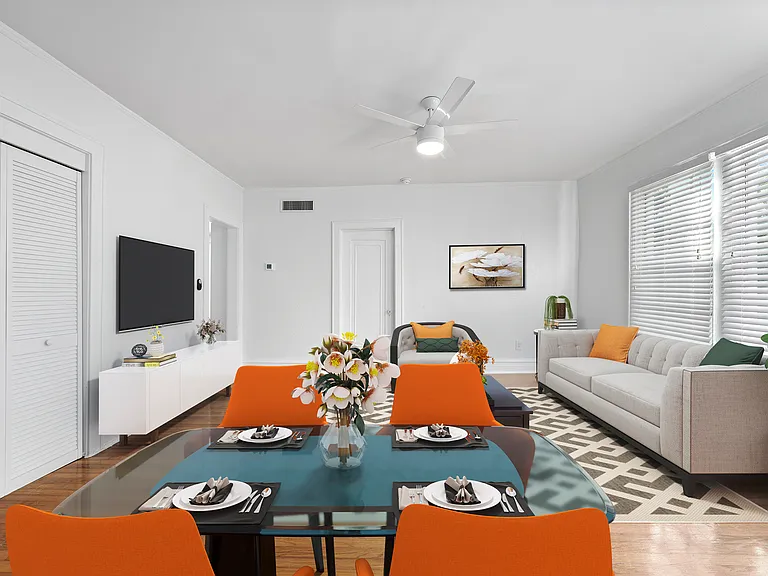 Clewis by Innovo Living Hyde Park — Photo 8