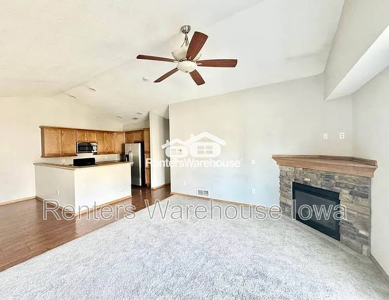 Building Photo - 2000 Meadow Ct #510