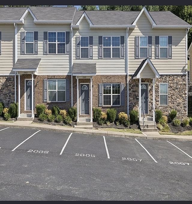 1st image of 2005 Pinecrest Dr