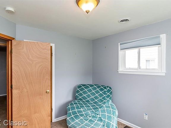 3rd image of 411 Woodlawn Ave