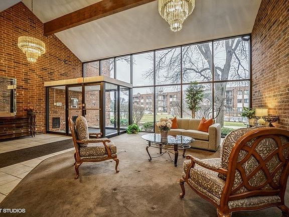 3rd image of 3050 Pheasant Creek Dr APT 203