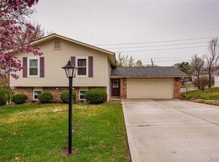 28 Meandering Ln, Saint Peters, MO